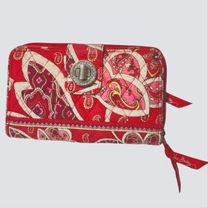 Vera Bradley Turn Lock Wallet in Rosie Posies Pre Owned Condition